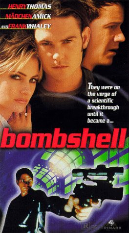 Mädchen Amick, Henry Thomas, and Frank Whaley in Bombshell (1997)