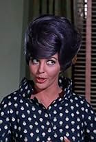 Myrna Fahey in Batman e Robin (1966)