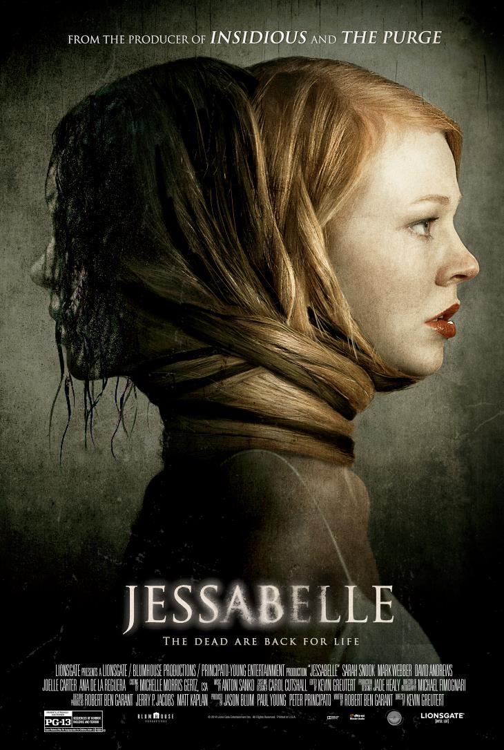 Amber Stevens West and Sarah Snook in Jessabelle: O Passado Nunca Morre (2014)