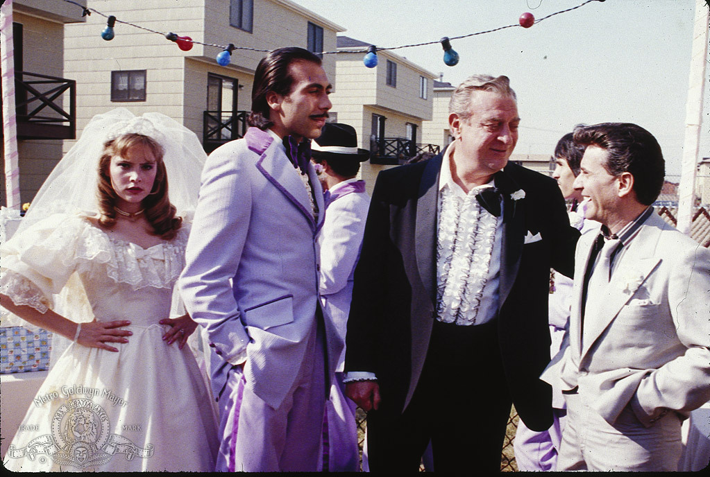 Jennifer Jason Leigh, Joe Pesci, Rodney Dangerfield, and Taylor Negron in Easy Money (1983)