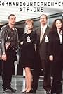 Amy Brenneman, Kathy Baker, Vincent Angell, and Michael O'Neill in Kommandounternehmen ATF-One (1999)