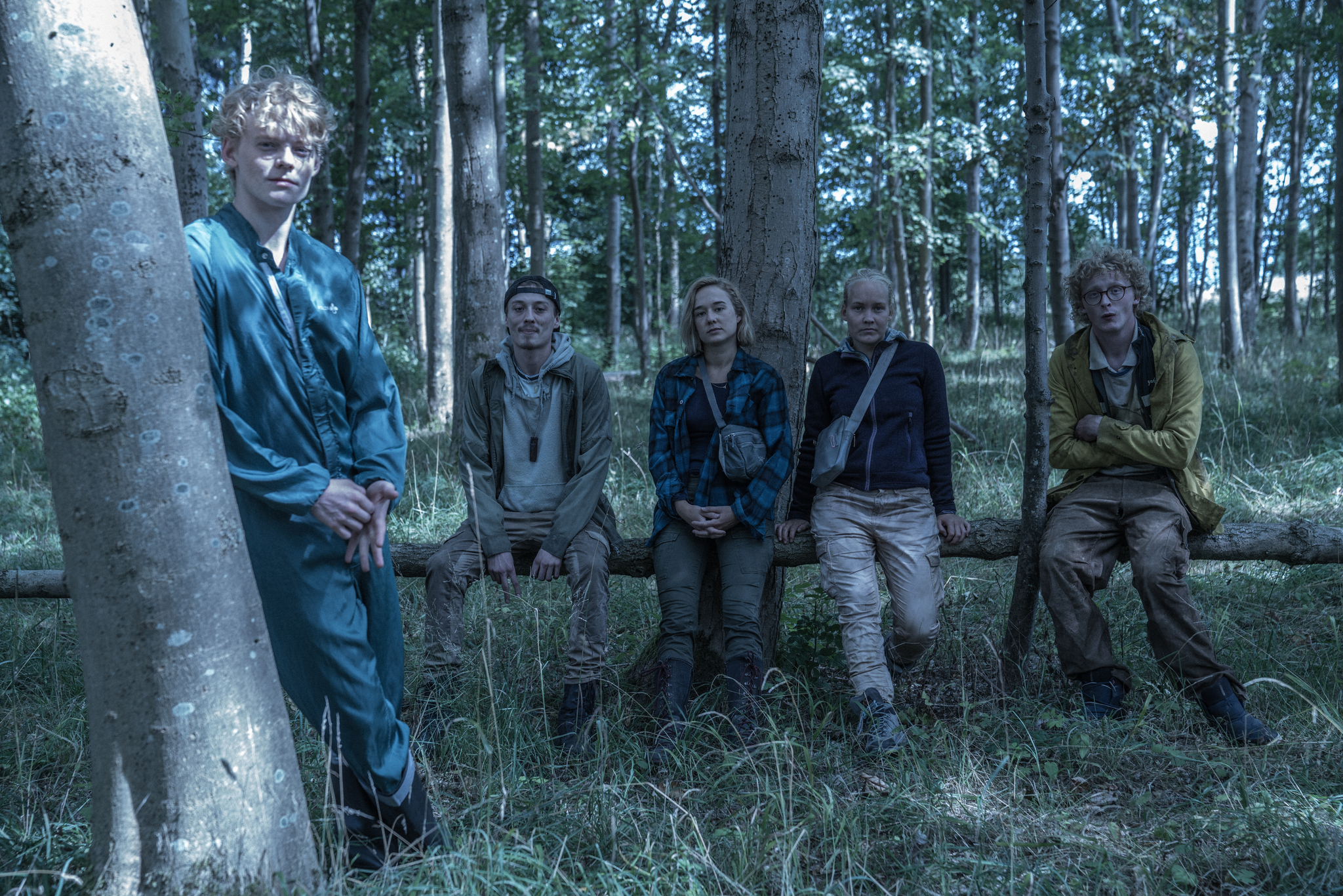 Alba August, Lucas Lynggaard Tønnesen, Sonny Lindberg, Jessica Dinnage, and Lukas Løkken in The Rain (2018)