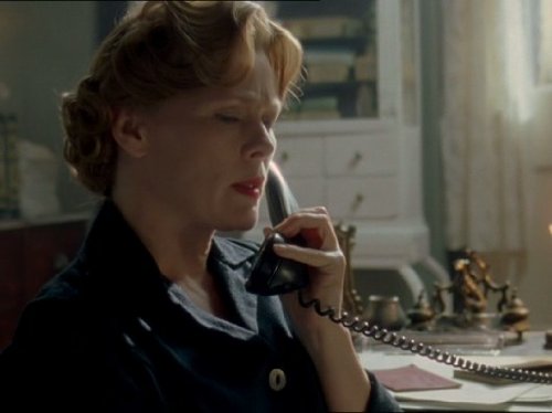 Clare Holman in Miss Marple: Mon petit doigt m'a dit (2006)