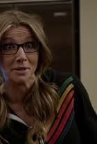 Sarah Chalke in How to Live with Your Parents (for the Rest of Your Life) (2013)