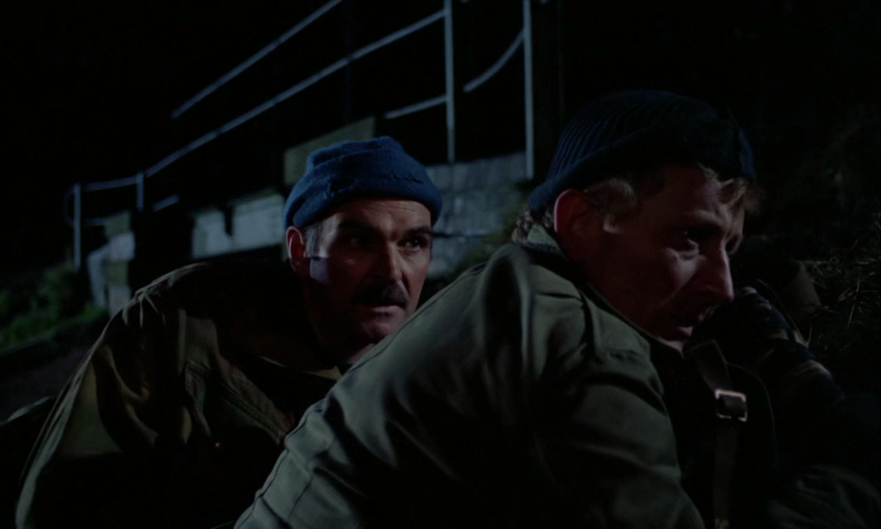 Stanley Baker and Barry Foster in Os 26 do Expresso Postal (1967)