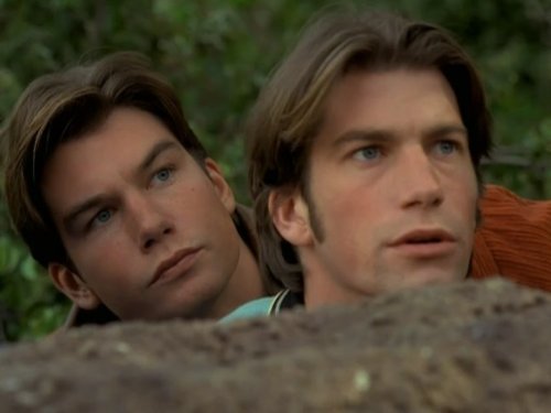 Jerry O'Connell and Charlie O'Connell in Sliders (1995)