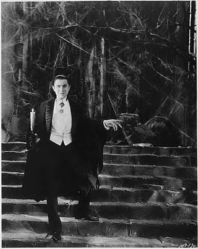 Bela Lugosi stars as Dracula 