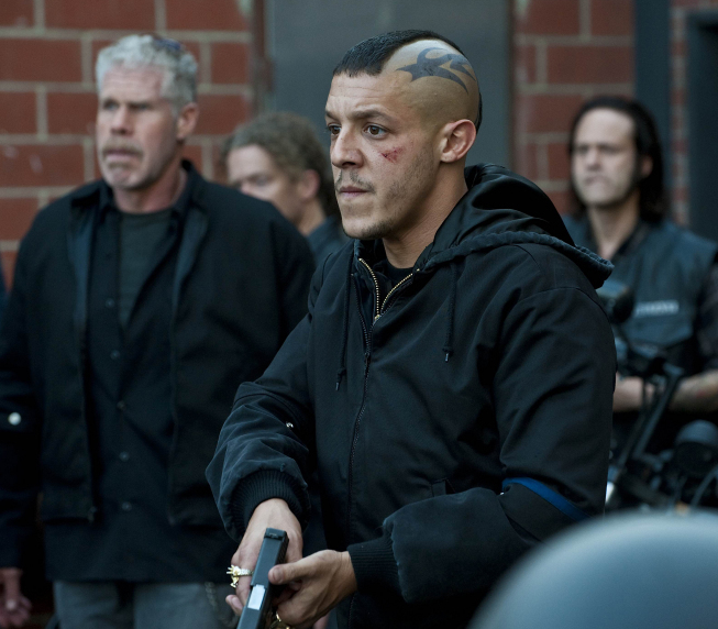 Ron Perlman, Theo Rossi, and Arie Verveen in Sons of Anarchy (2008)