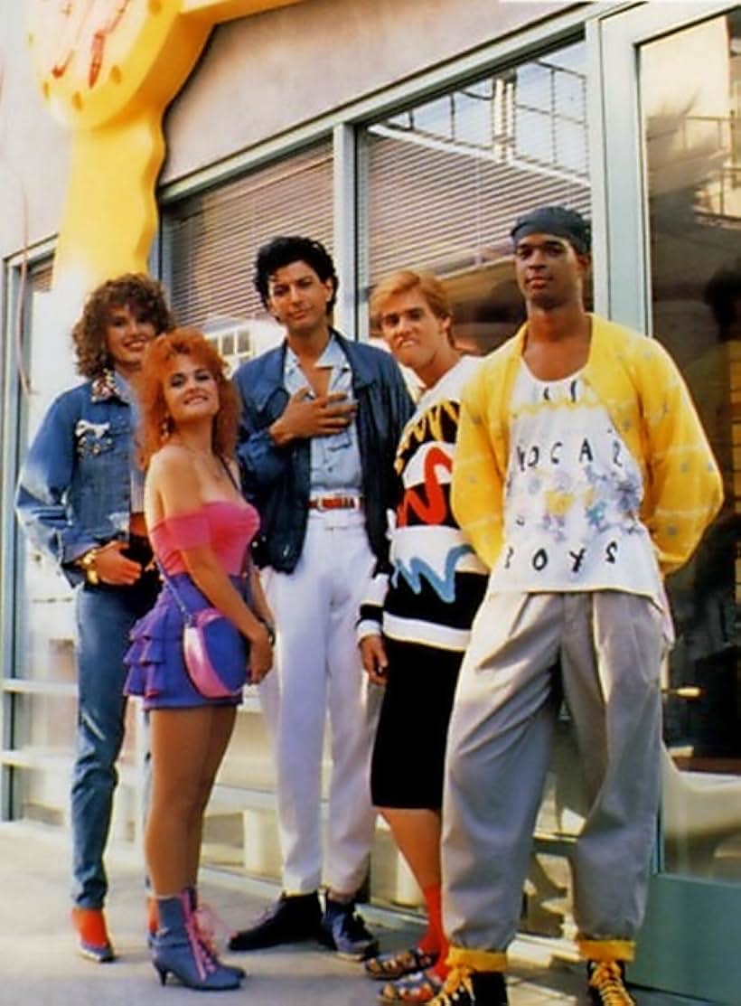 Jim Carrey, Geena Davis, Jeff Goldblum, Damon Wayans, and Julie Brown in Earth Girls Are Easy (1988)