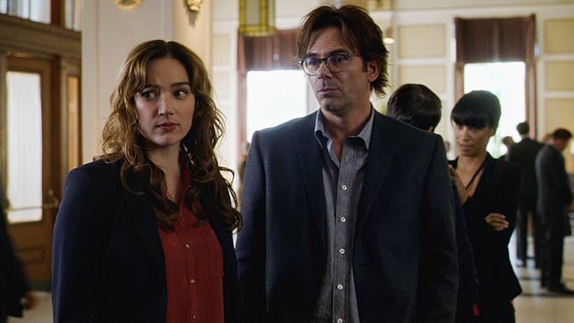 Billy Burke and Kristen Connolly in Zoo (2015)