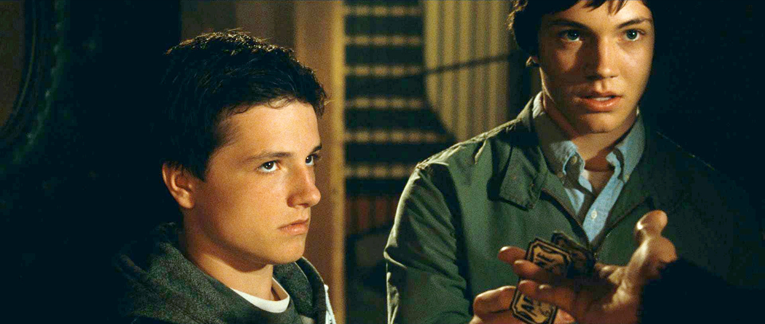 Josh Hutcherson and Chris Massoglia in Cirque du Freak: The Vampire's Assistant (2009)