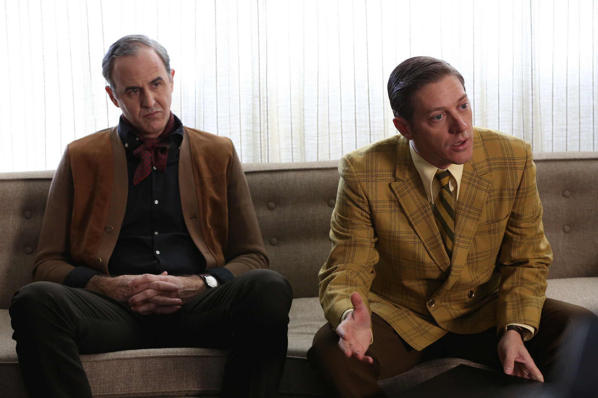 Craig Anton and Kevin Rahm in Mad Men: Inventando Verdades (2007)