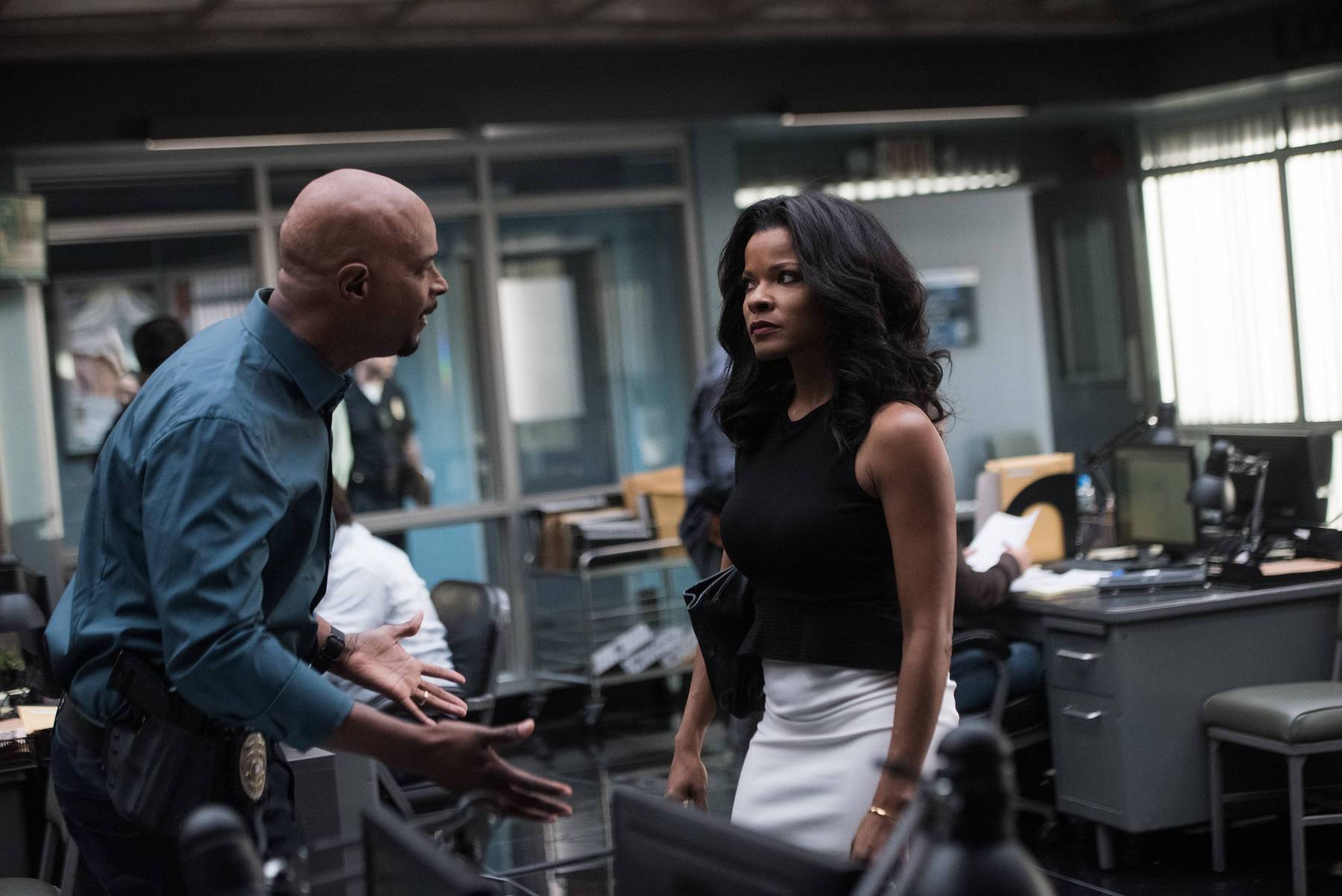 Damon Wayans and Keesha Sharp in Lethal Weapon (2016)