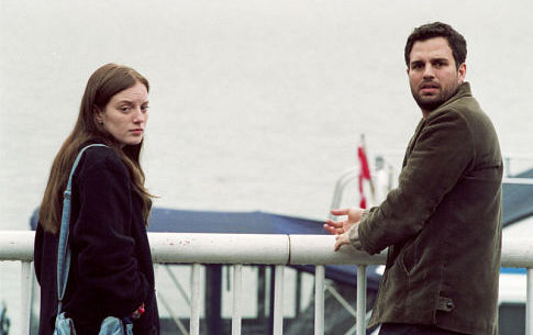 Sarah Polley and Mark Ruffalo in My Life Without Me (2003)