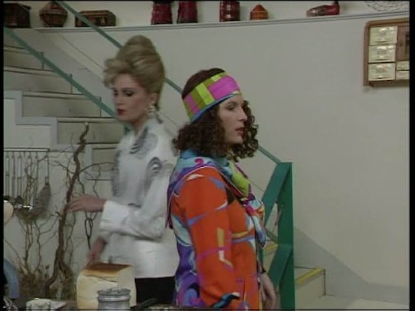 Joanna Lumley and Jennifer Saunders in Absolutely Fabulous (1992)