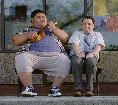 Mauricio (Jason Alexander) is a little overwhelmed by his ukulele-strumming acquaintance (Joshua "Li'iboy" Shintani).