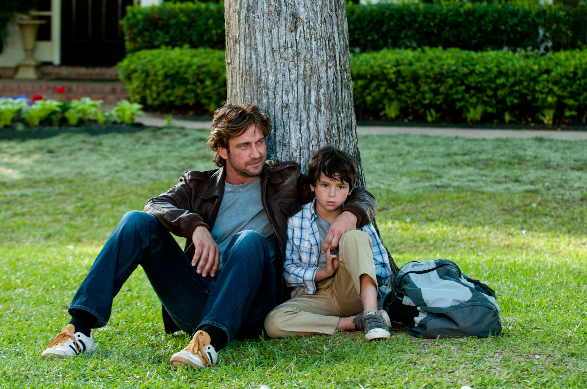 Gerard Butler and Noah Lomax in Quello che so sull'amore (2012)