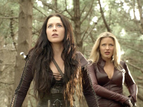 Bridget Regan and Tabrett Bethell in Legend of the Seeker (2008)