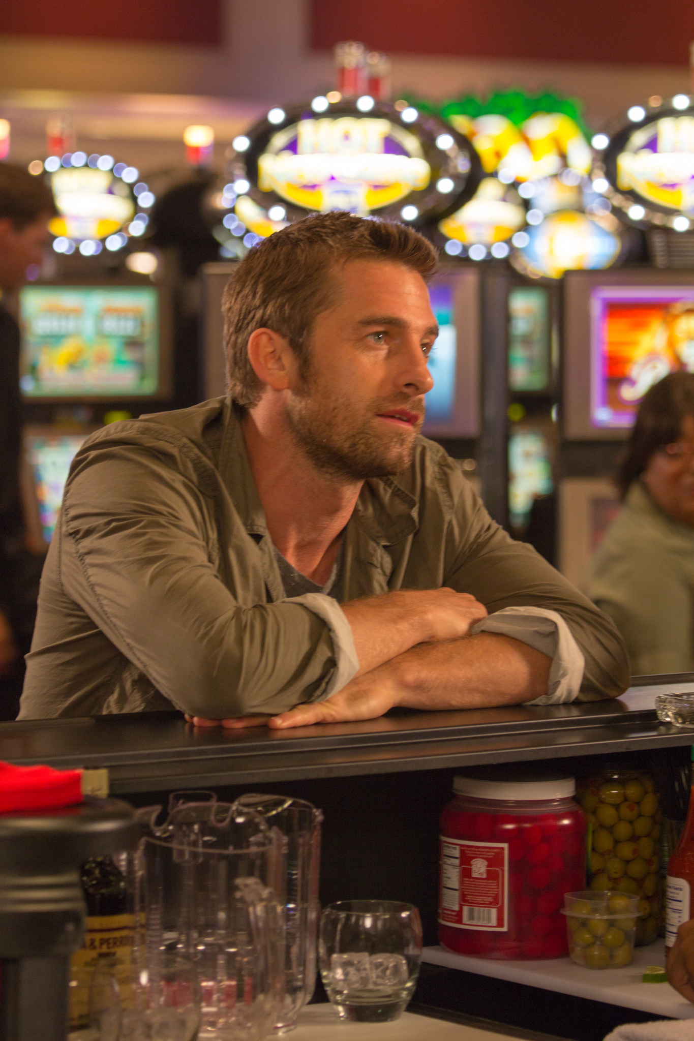 Scott Speedman in Barefoot (2014)