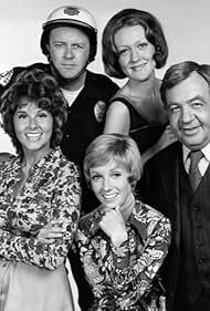 M. Emmet Walsh, Tom Bosley, Sandy Duncan, Marian Mercer, and Pam Zarit in The Sandy Duncan Show (1972)