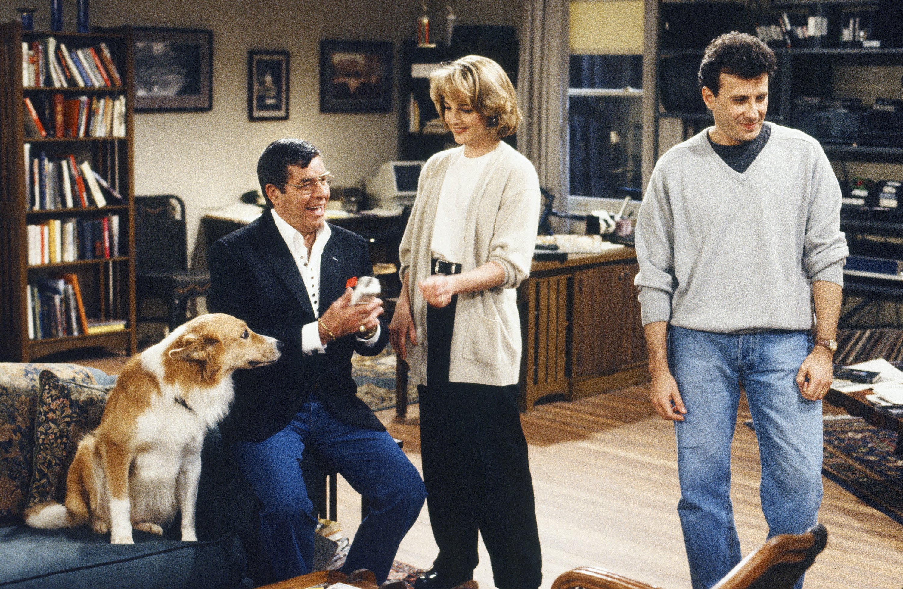 Helen Hunt, Jerry Lewis, Paul Reiser, and Maui in Mad About You (1992)