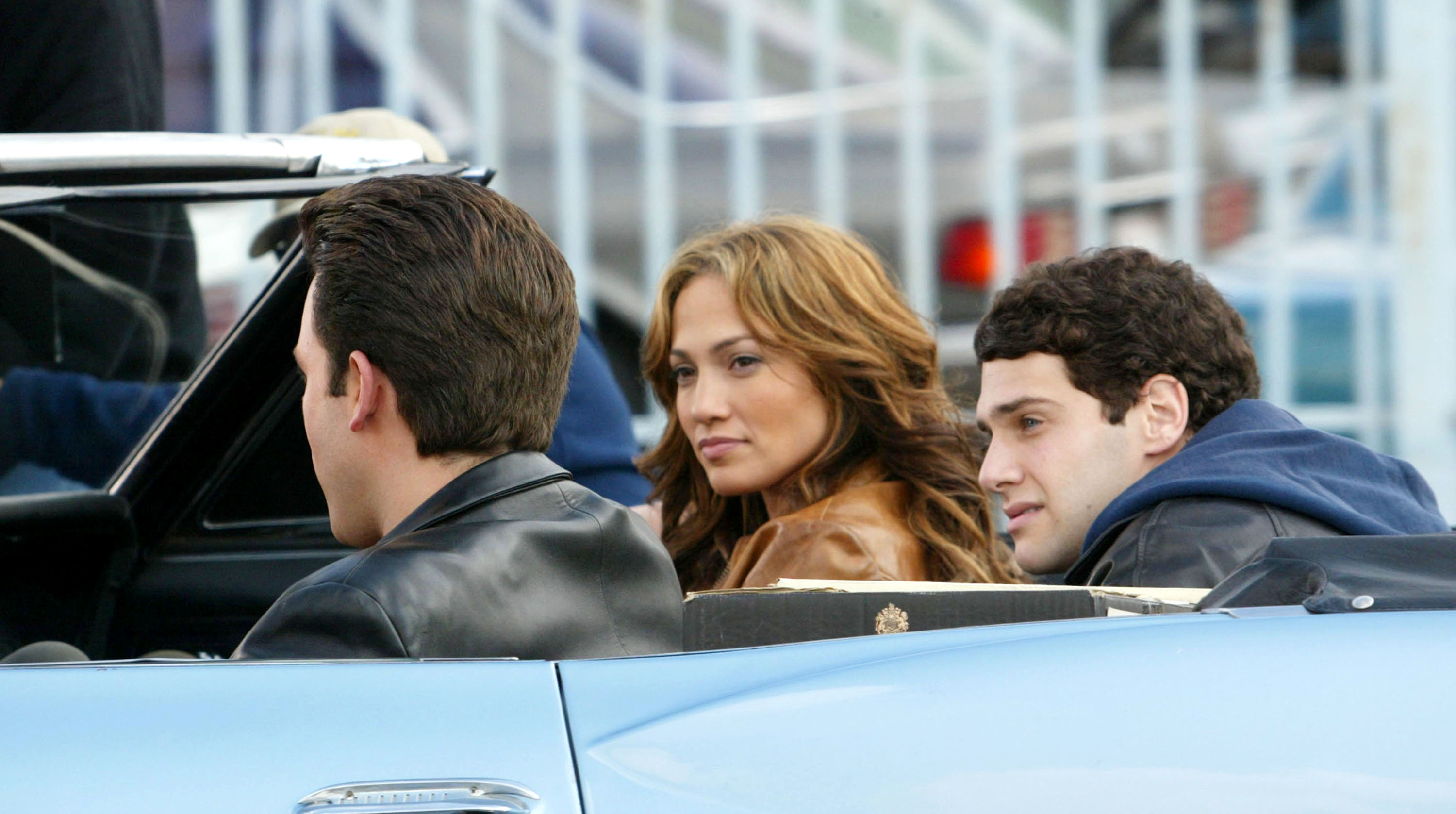 Jennifer Lopez, Ben Affleck, and Mel Bouzad in Amours troubles (2003)