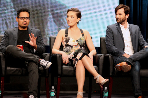 Michael Peña, David Tennant, and Virginia Kull in Gracepoint (2014)