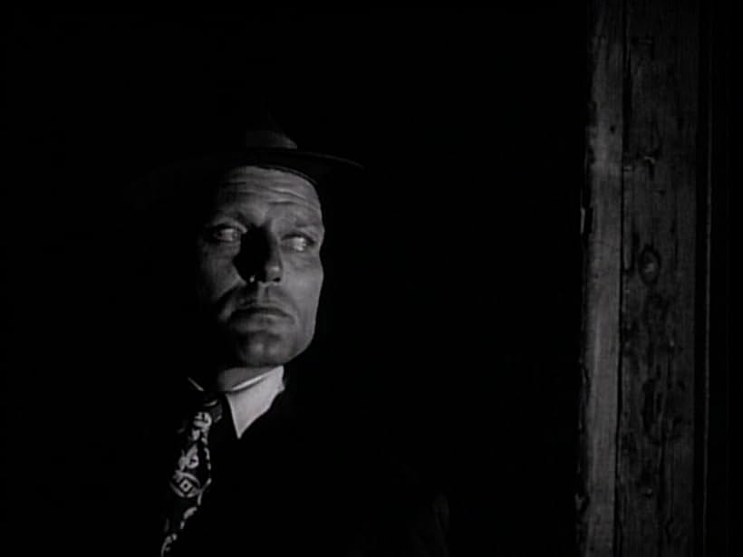 Charles McGraw in T-Men (1947)