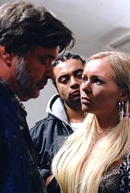 Dick Kaysø, Ali Kazim, and Mira Wanting in John og Mia (2002)