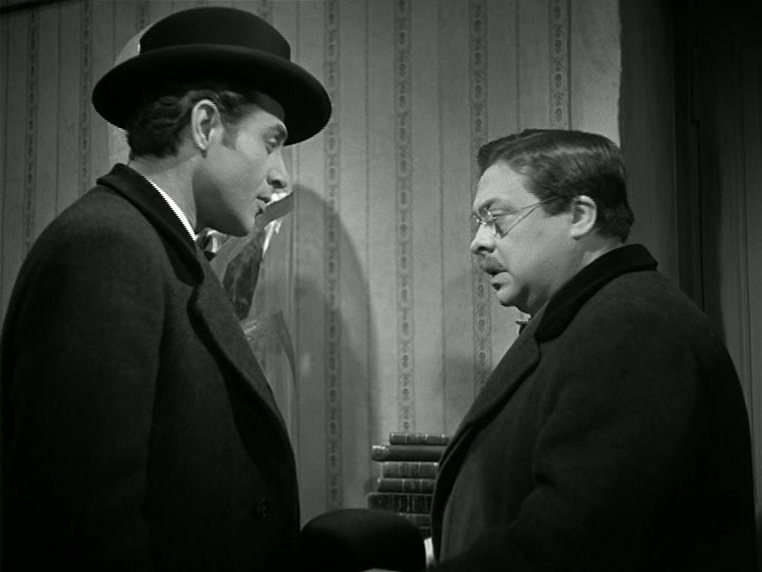 Aldo Fabrizi and Roldano Lupi in Flesh Will Surrender (1947)