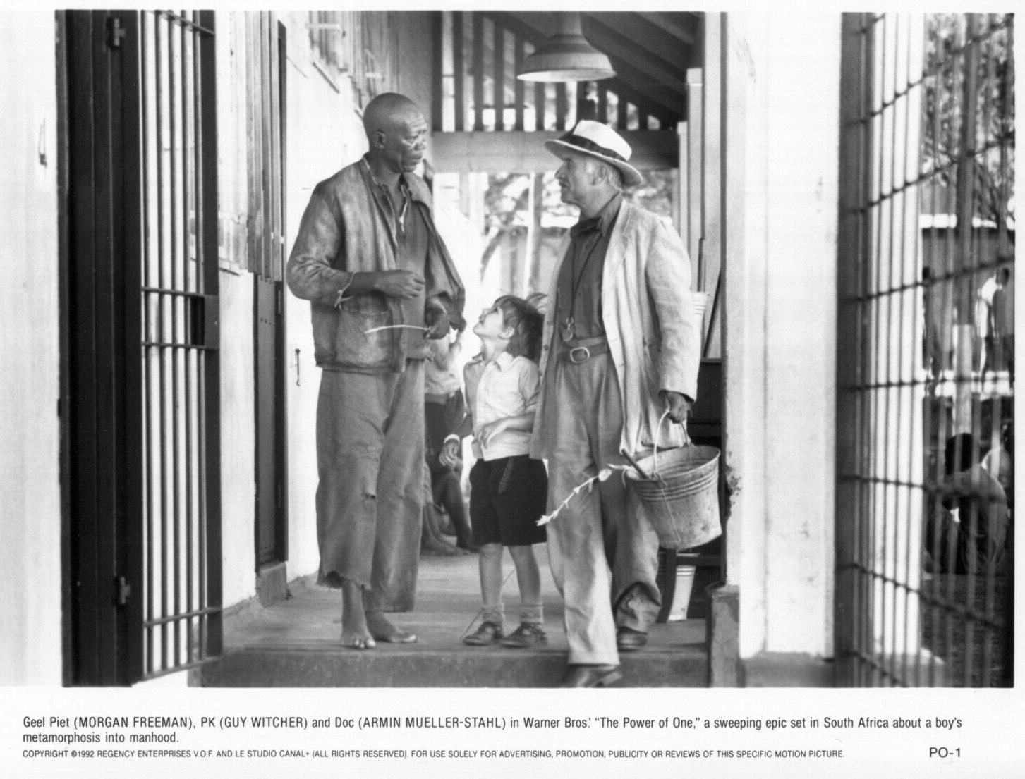 Armin Mueller-Stahl, Morgan Freeman, and Guy Witcher in La forza del singolo (1992)