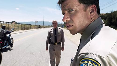 Dayton Callie and Taylor Sheridan in Hijos de la anarquía (2008)