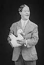 Gus Visser in Gus Visser and His Singing Duck (1925)