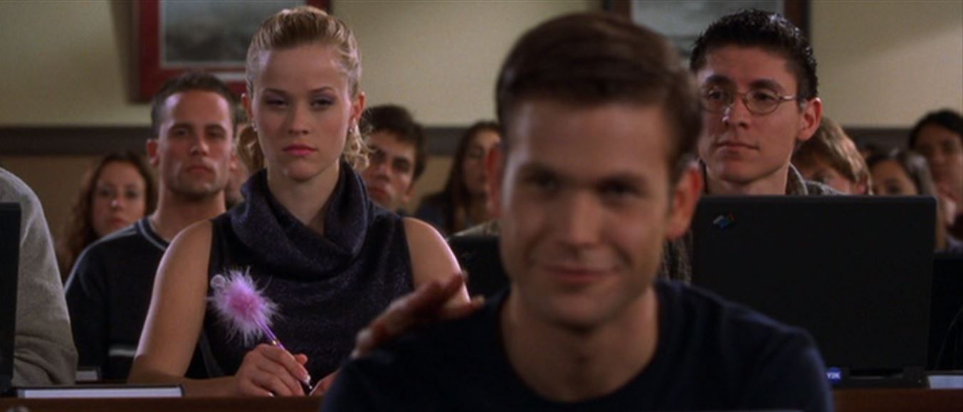 Reese Witherspoon and Matthew Davis in क़ानूनन ब्लोंड (2001)