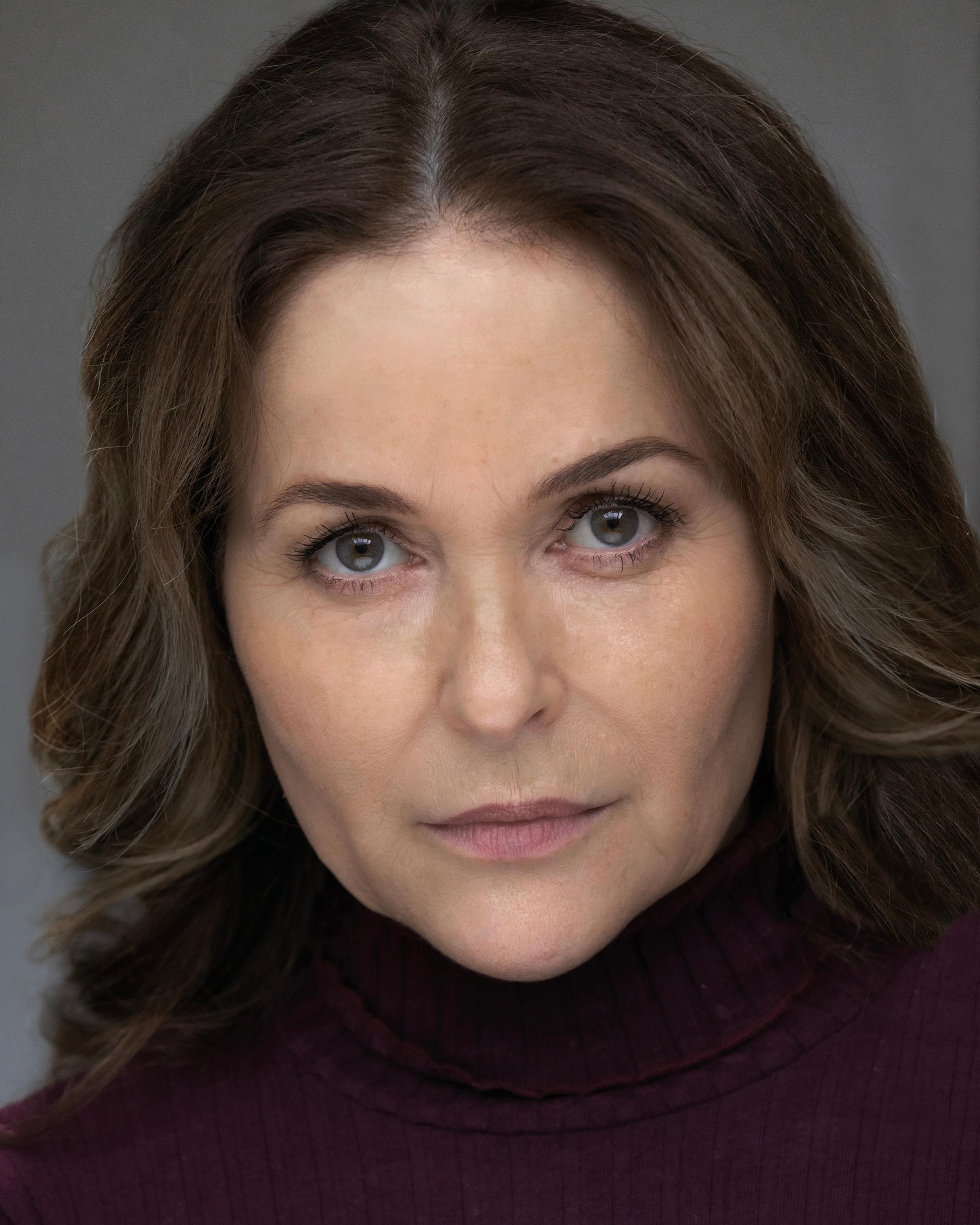 Julia Sawalha