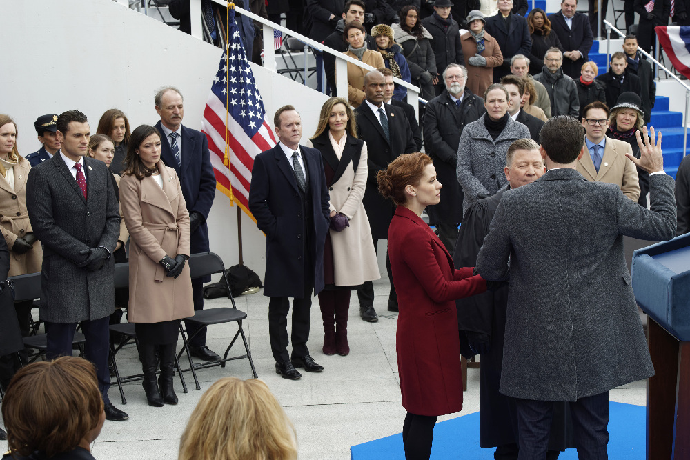 Kiefer Sutherland, Natascha McElhone, Martin Doyle, LaMonica Garrett, Lara Jean Chorostecki, Italia Ricci, and Adan Canto in Designated Survivor (2016)