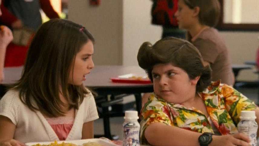 Josh Flitter and Emma Lockhart in Ace Ventura Jr. mène l'enquête (2009)