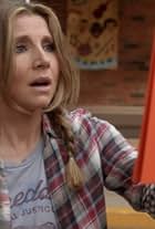 Sarah Chalke in How to Live with Your Parents (for the Rest of Your Life) (2013)