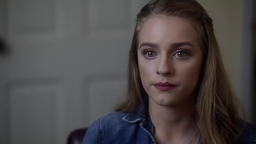 By her friend Sarah's suggestion, high school senior Nicole manipulates test scores to be the valedictorian, but becomes the prime suspect for a series of top-ranked students' murders.