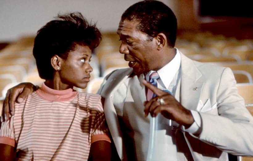 Morgan Freeman and Karen Malina White in Lean on Me (1989)