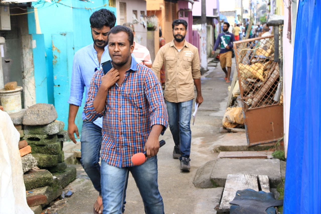 Abinandhan Ramanujam, Jijo Antony, and Kiran Raphel in Darvinte Parinamam (2016)