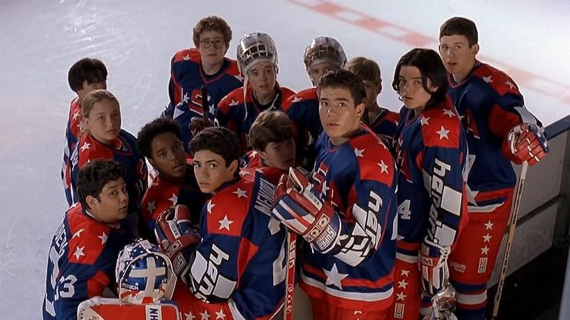 Joshua Jackson, Brandon Quintin Adams, Matt Doherty, Colombe Jacobsen-Derstine, Vincent LaRusso, Aaron Lohr, Marguerite Moreau, Elden Henson, and Shaun Weiss in D2: The Mighty Ducks (1994)