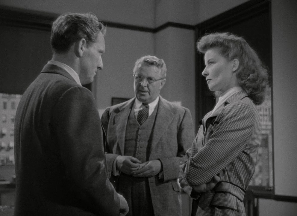 Katharine Hepburn, Spencer Tracy, and Reginald Owen in A Mulher do Dia (1942)