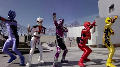 Kaizoku Sentai Gokaiger (2011)