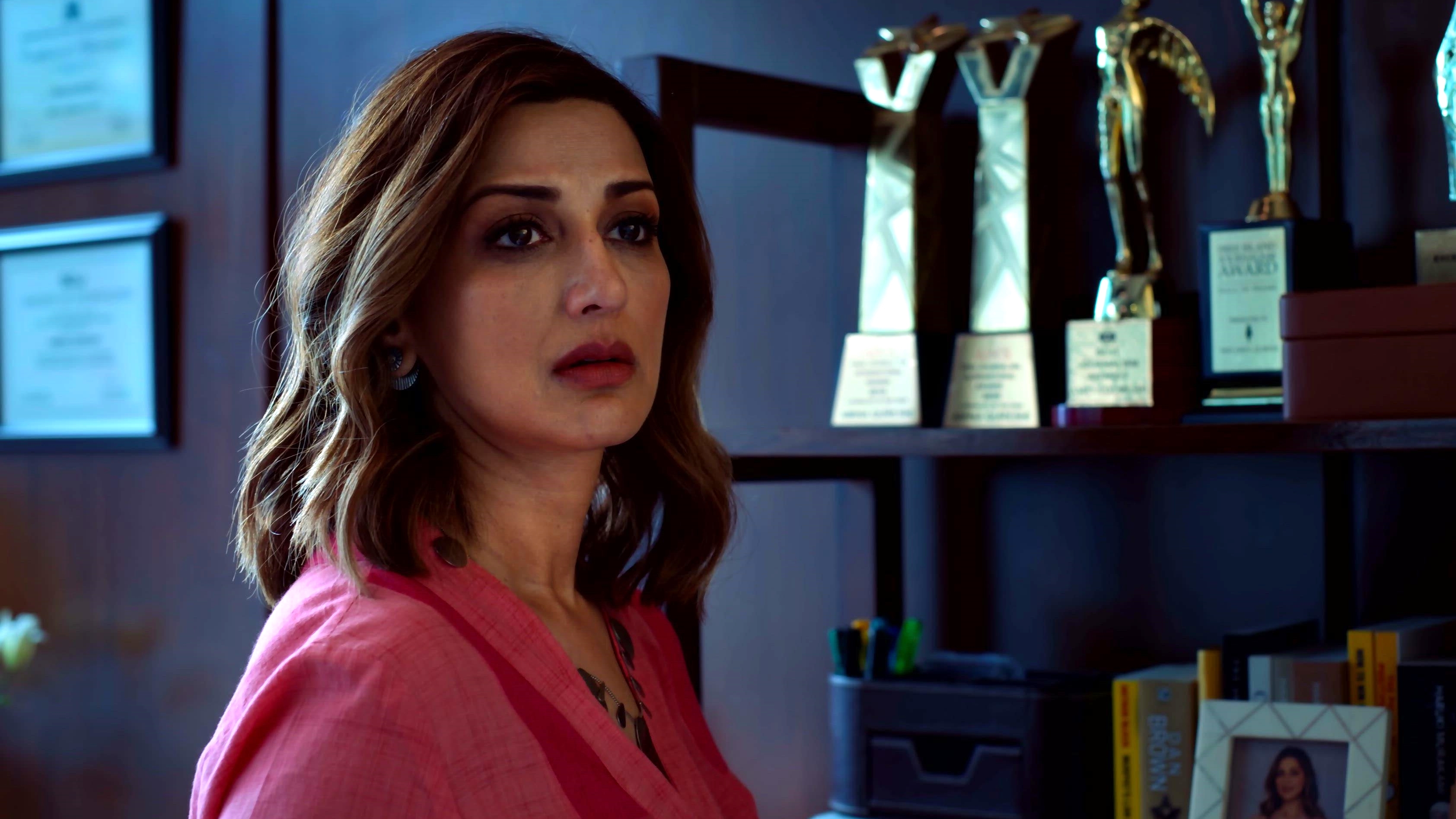 Sonali Bendre in The Broken News (2022)