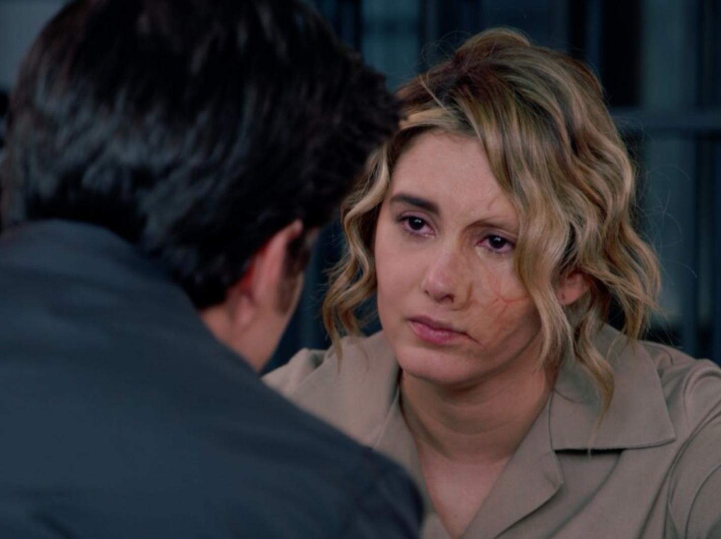 Bárbara Islas and Danilo Carrera in Contigo sí (2021)