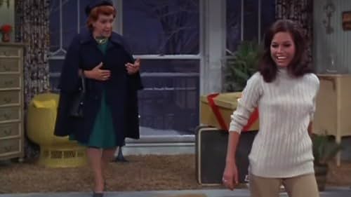 Mary Tyler Moore and Nancy Walker in The Mary Tyler Moore Show (1970)