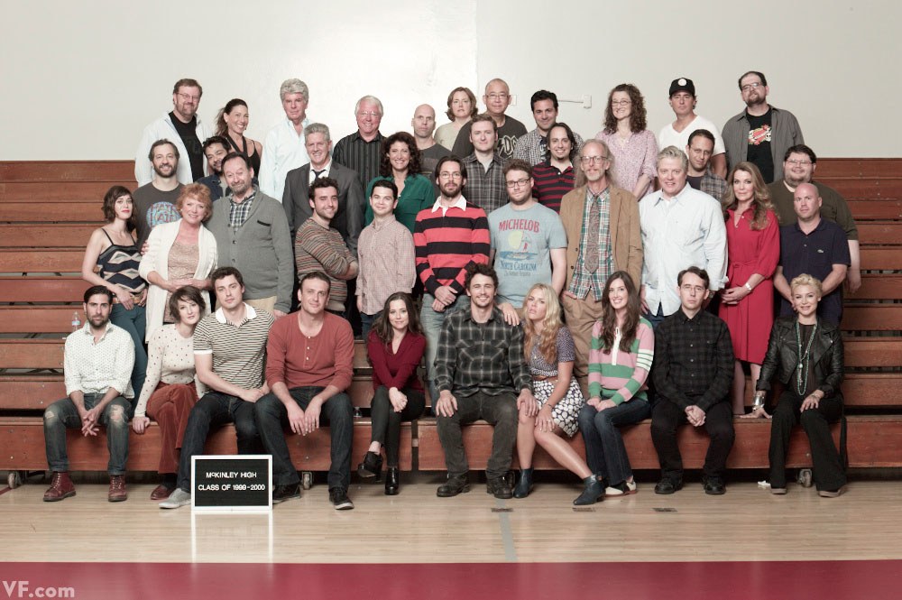 Tom Wilson, Linda Cardellini, Busy Philipps, Jason Schwartzman, Dave Allen, Amy Aquino, Becky Ann Baker, Lizzy Caplan, Claudia Christian, John Francis Daley, Joe Flaherty, James Franco, Sarah Hagan, David Krumholtz, Samm Levine, Sam McMurray, Natasha Melnick, Jerry Messing, Seth Rogen, Martin Starr, Jason Segel, Stephen Lea Sheppard, Shaun Weiss, and Samaire Armstrong at an event for Freaks and Geeks (1999)