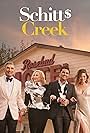 Catherine O'Hara, Eugene Levy, Annie Murphy, and Dan Levy in Bienvenue à Schitt's Creek (2015)