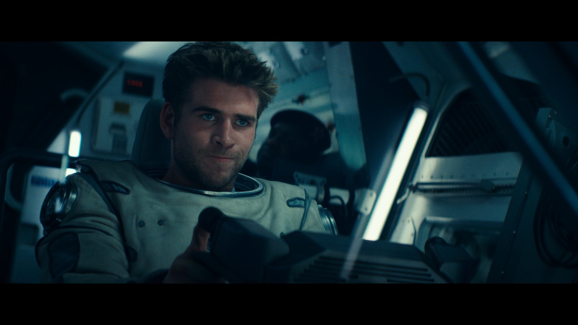 Liam Hemsworth in Independence Day: Resurgence (2016)